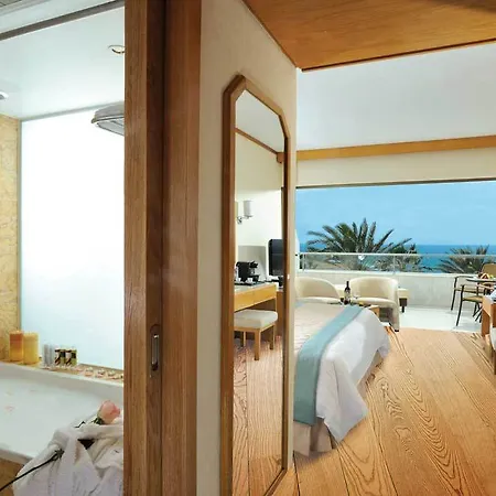 Constantinou Bros Pioneer Hotel